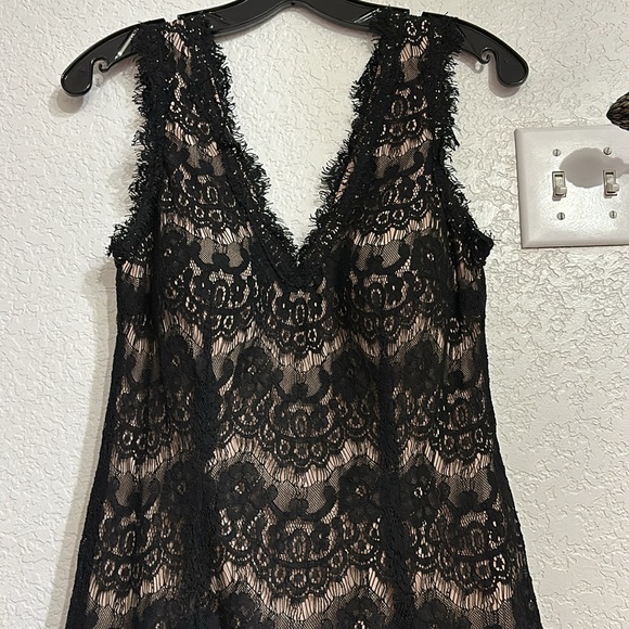 Best Adam Lace dress - Picture 3 of 4